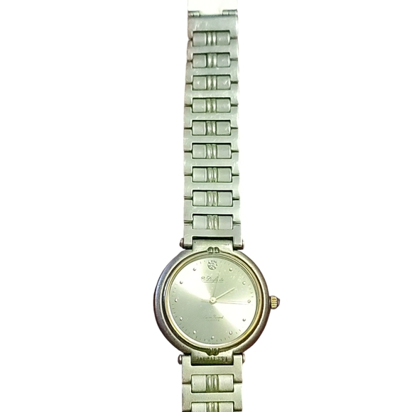 Lucien Piccard Gold and Silver Watch with Two-Tone Design - Picture 4 of 8